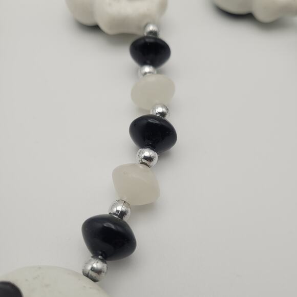 Alien Glow Rave Necklace Vintage 19" long White Black Silver Area 51 - Picture 8 of 9